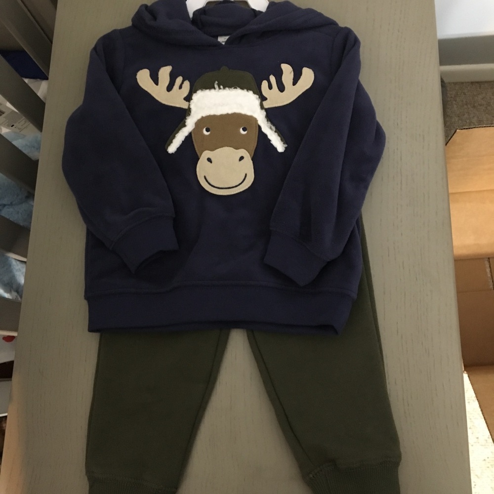Carter’s 18 month outfit